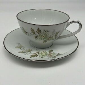 Noritake Soroya 6853‎ Flat Cup & Saucer Set Light Green Daisy Platinum Banded